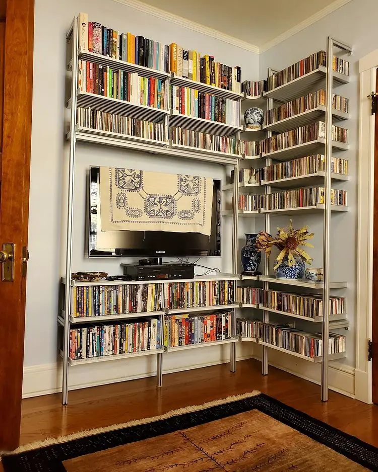 Curated Nook for Entertainment and Literature
