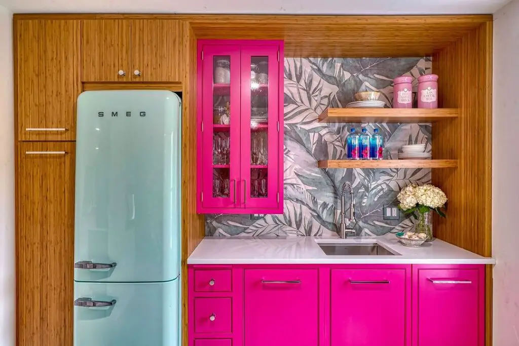 Pink cheery kitchen cabinets